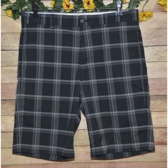 Greg Norman Men's Golf Shorts Size 32 Pockets Flat Front Mid Rise Plaid Black - Picture 1 of 6